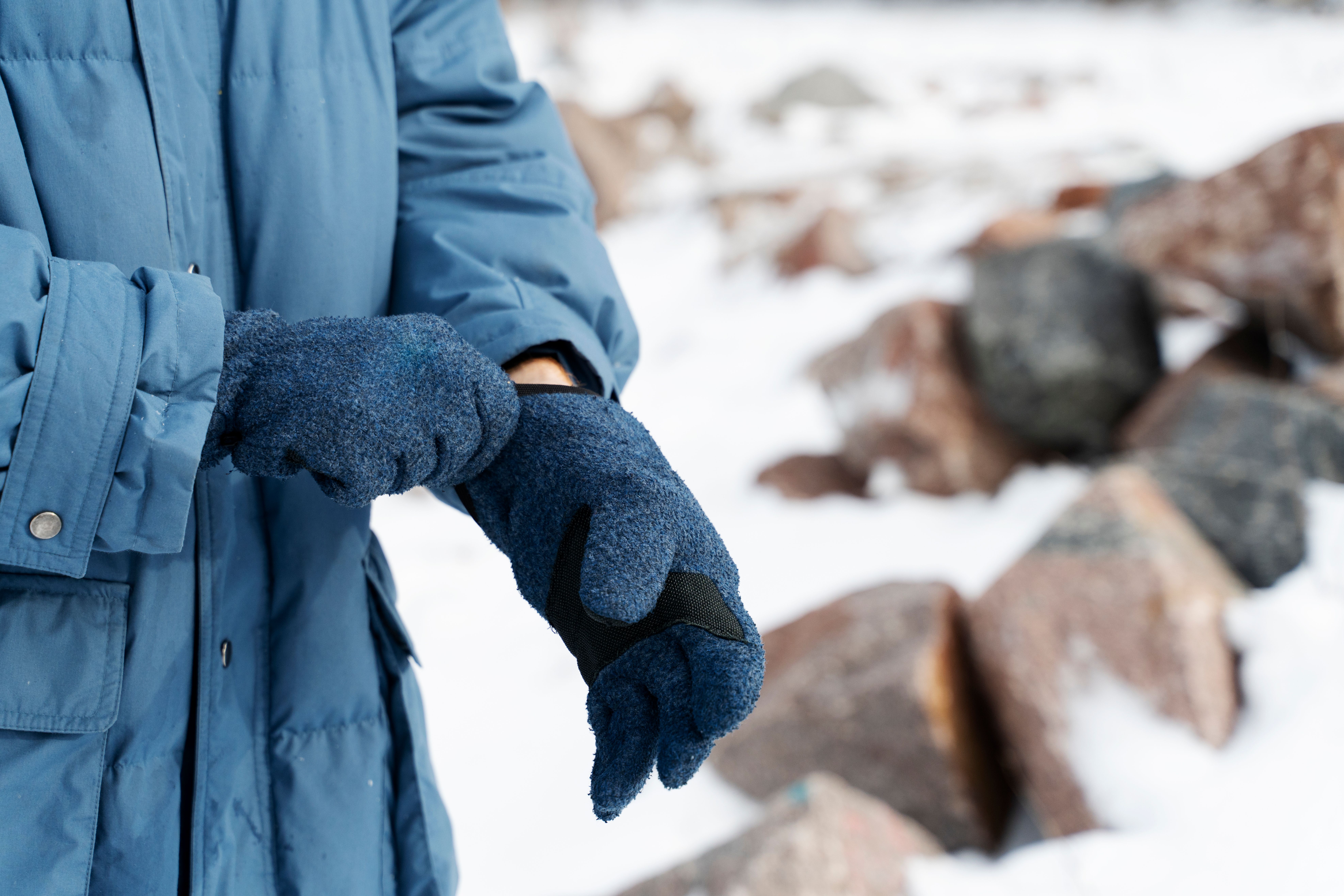 close-up-man-while-winter-trip.jpg